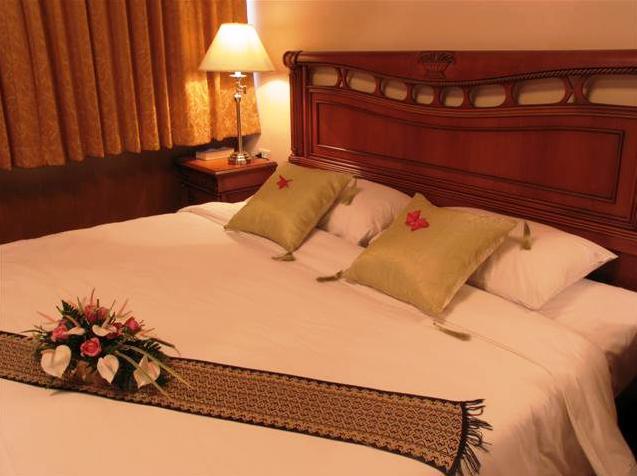First Hotel Bangkok Room photo